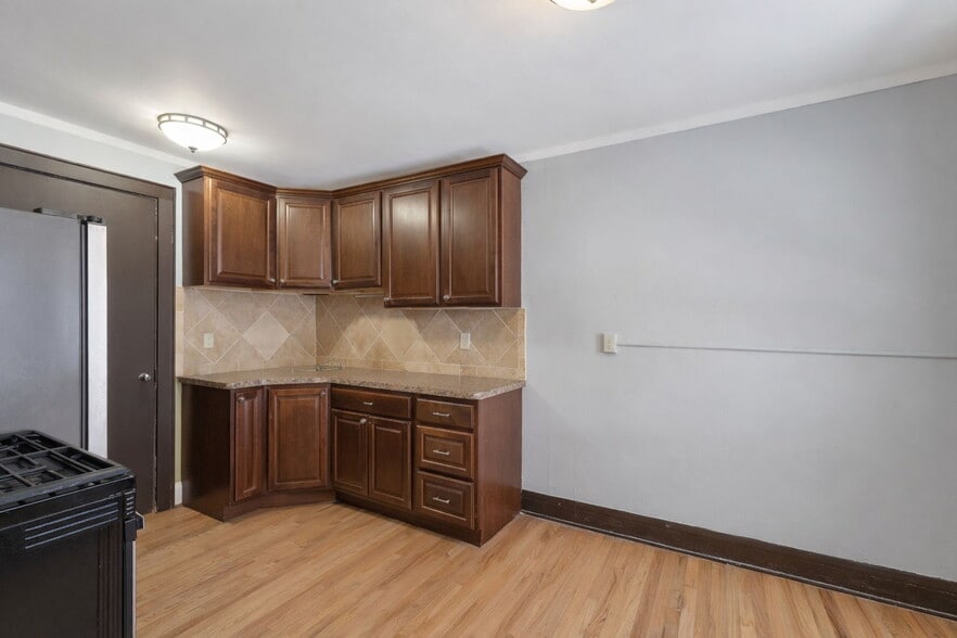 More Photos Of 487 Grand Ave, Saint Paul Apartments For Sale