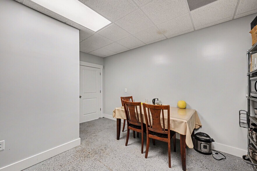 More Photos Of 215 Irvan Ct NW, Concord Flex For Lease