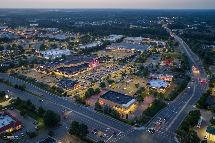 More Photos Of 11500-11900 W Broad St, Richmond Unknown For Lease