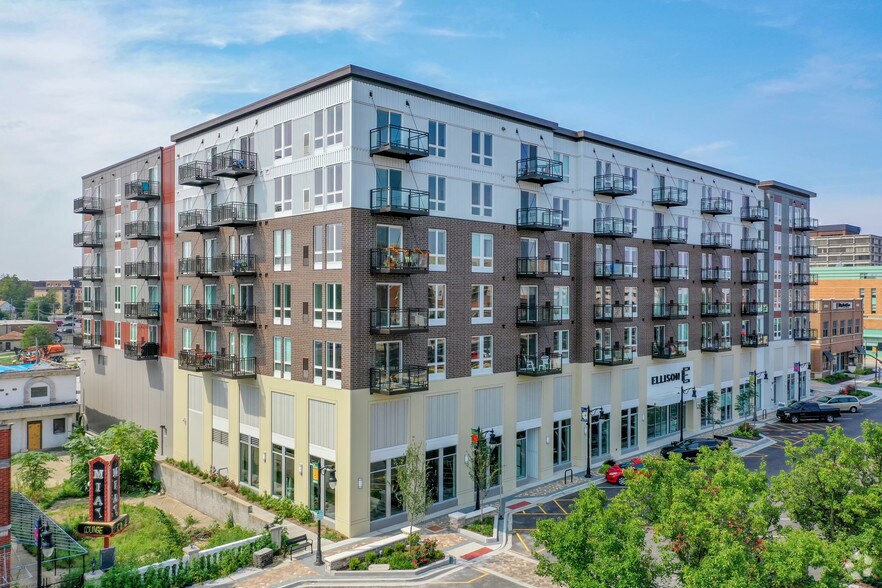 More Photos Of 1555 Ellinwood Ave, Des Plaines Apartments For Lease