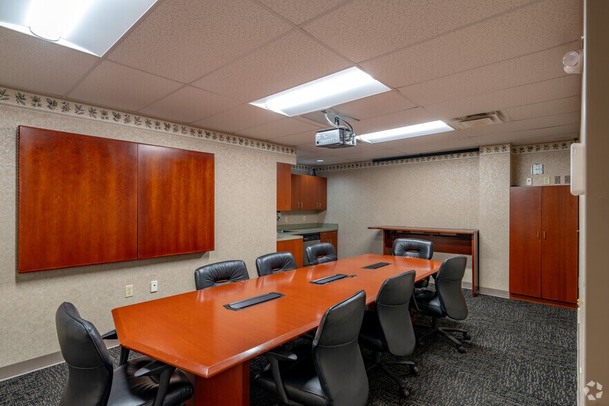 More Photos Of 26 Steele Ave, Arcade Office For Lease