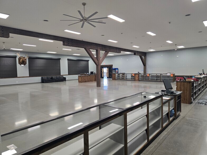 More Photos Of 870 N 2nd E, Rexburg General Retail For Lease