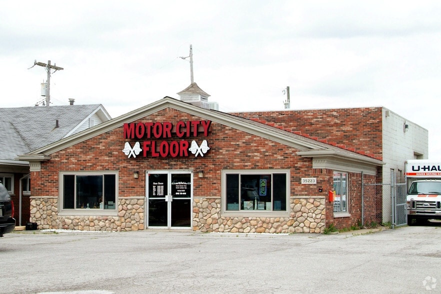 Primary Photo Of 35223 23 Mile Rd, New Baltimore Storefront For Lease