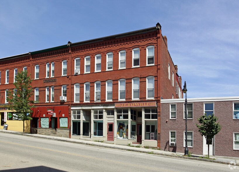 More Photos Of 135 Main St, Pembroke Storefront Retail Residential For Lease