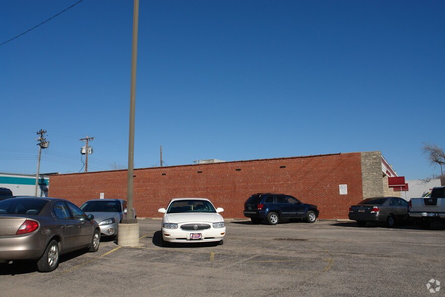 More Photos Of 313 S Ida St, Wichita Warehouse For Sale