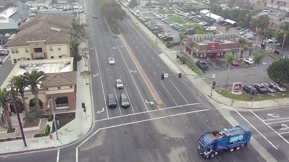 More Photos Of 909 N Harbor Blvd, Santa Ana Auto Dealership For Lease