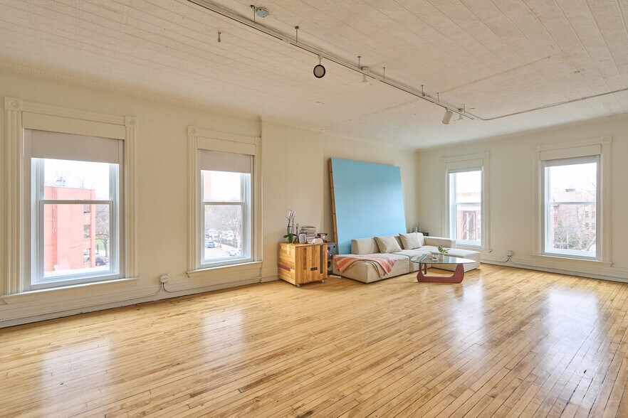 More Photos Of 1539 N Damen Ave, Chicago Office For Lease