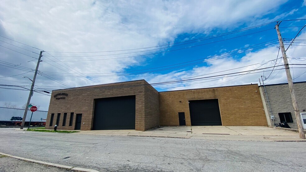 More Photos Of 33 Baron Blvd, Staten Island Warehouse For Lease