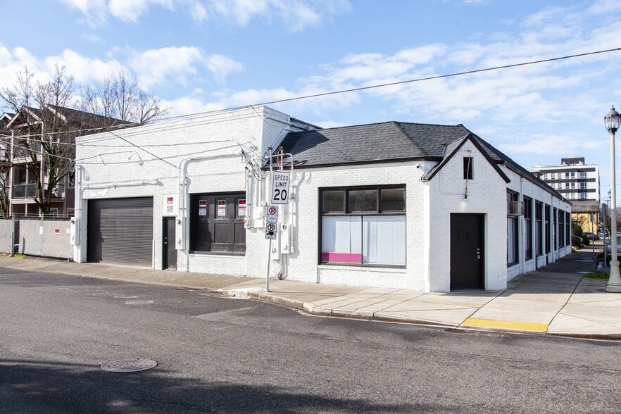 More Photos Of 1200-1218 N Killingsworth St, Portland Storefront For Sale
