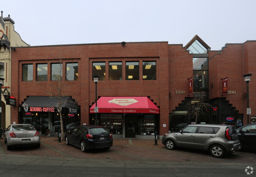 More Photos Of 615-627 Yates St, Victoria Storefront Retail Office For Sale