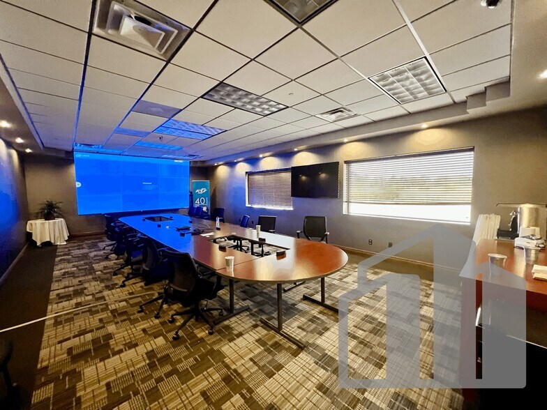 More Photos Of 25560 Mound Rd, Warren Light Distribution For Lease