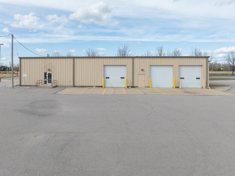 More Photos Of 3702 Hy Point Blvd, Rolla Industrial For Sale