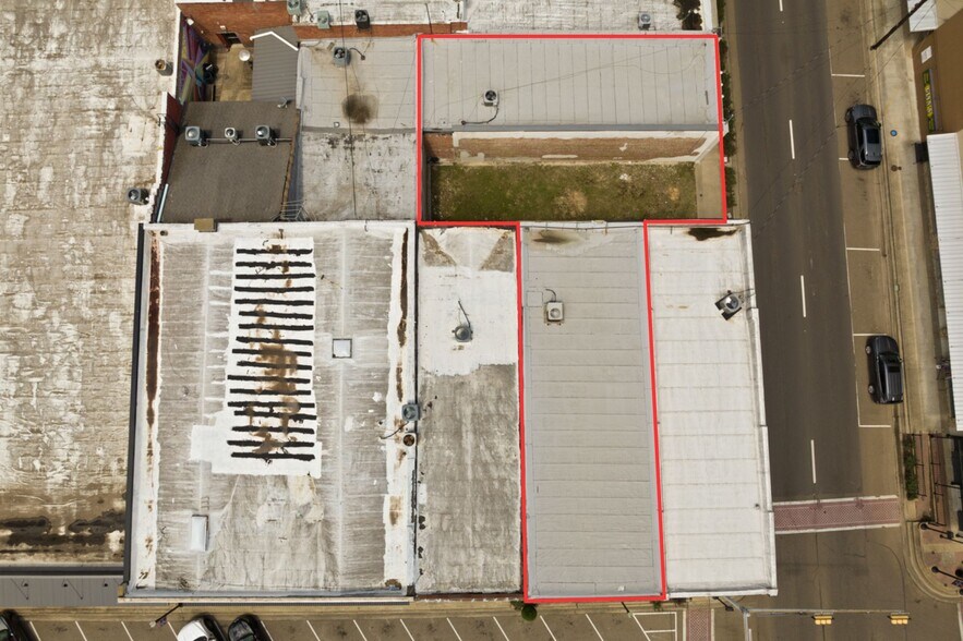 More Photos Of 209 N Jefferson Ave, Mount Pleasant Storefront For Sale