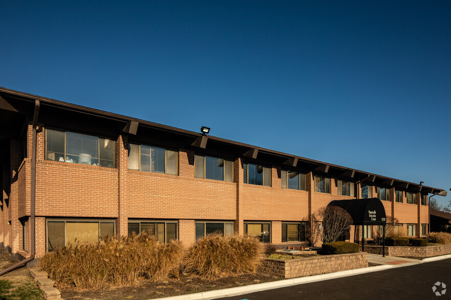 Primary Photo Of 1220-1280 Iroquois Ave, Naperville Office For Lease