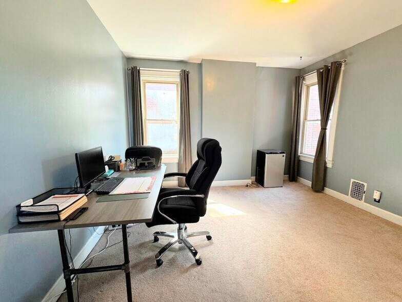 More Photos Of 201 Linden Ave, Newport Office Residential For Sale