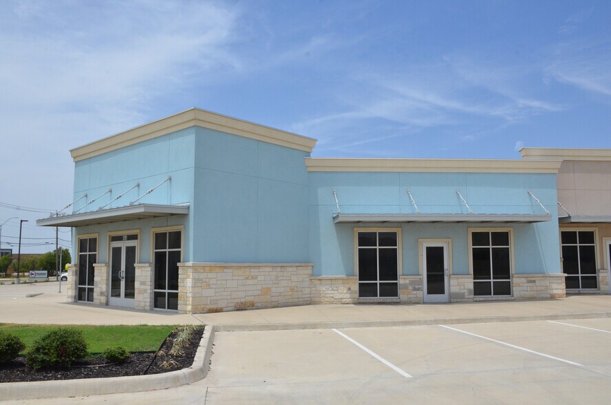 More Photos Of 5701 Mark IV Pky, Fort Worth Storefront Retail Office For Lease