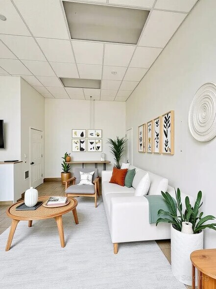 More Photos Of 33 E 8th St, Newport General Retail For Lease