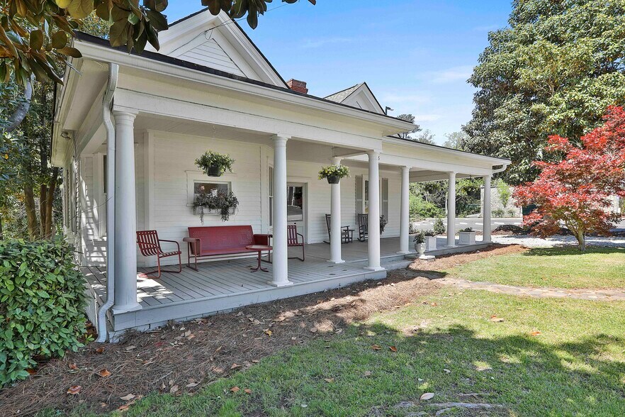 More Photos Of 53 Washington St, Fairburn Office For Sale