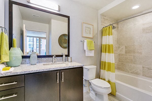 More Photos Of 1701 Payne St, Dallas Apartments For Lease