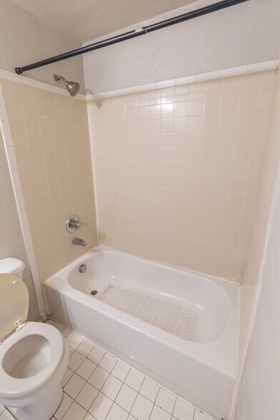 More Photos Of 650 Straight St, Cincinnati Apartments For Sale