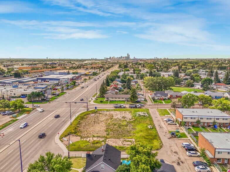 More Photos Of 13408 Fort Rd NW, Edmonton Storefront For Lease