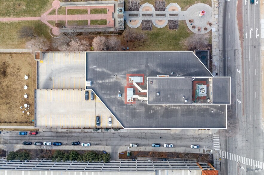 More Photos Of 801 W 47th St, Kansas City Office For Lease