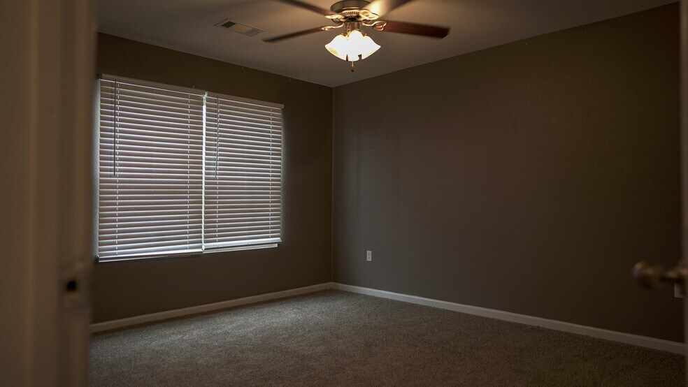 More Photos Of 2500 Ridgeland Cir, Pocahontas Apartments For Sale