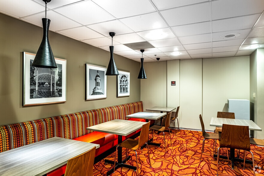 More Photos Of 12444 Powerscourt Dr, Des Peres Office For Lease