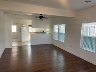 More Photos Of 2331 E Cesar Chavez St, Austin Freestanding For Lease