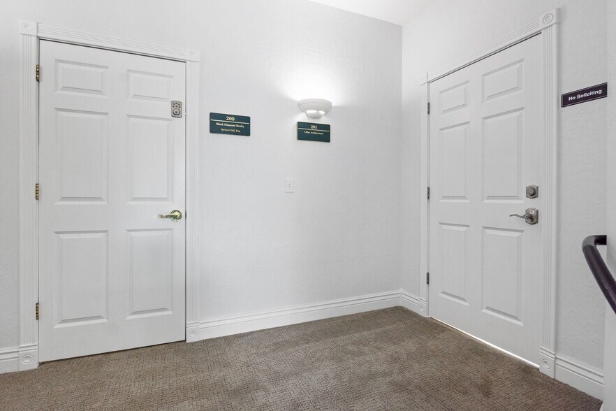 More Photos Of 9672 S 700 E, Sandy Office For Lease