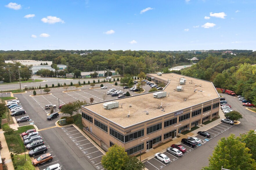 More Photos Of 4437 Brookfield Corporate Dr, Chantilly Office For Sale