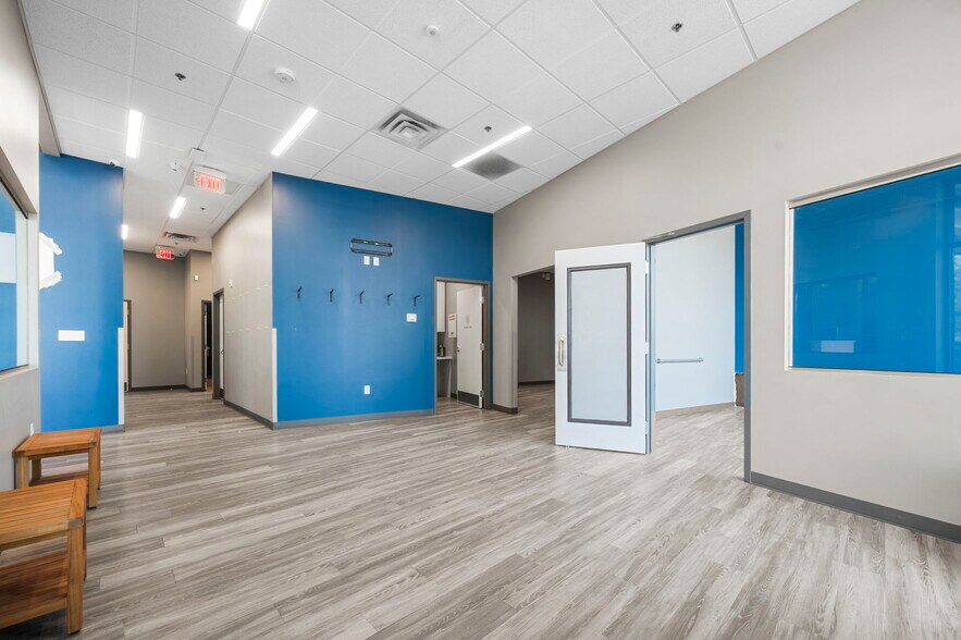 More Photos Of 1700 Plymouth Rd, Minnetonka Apartments For Lease