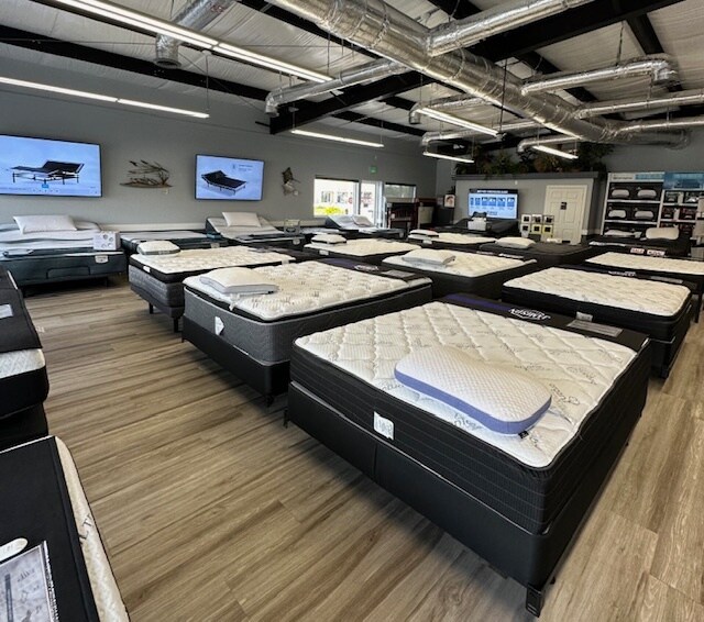 More Photos Of 23330 Harborview Rd, Port Charlotte Flex For Sale