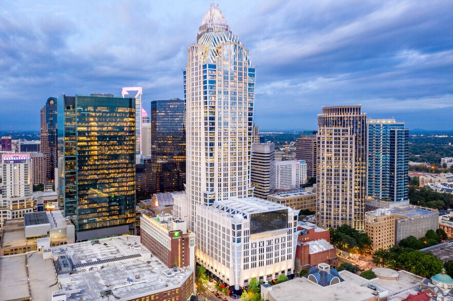 More Photos Of 214 N Tryon St, Charlotte Office For Lease