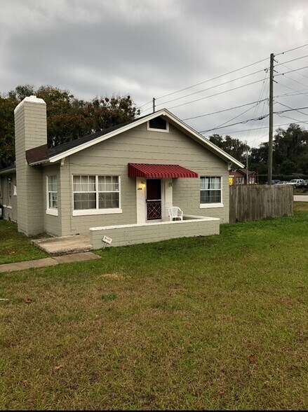 More Photos Of 1030 Camphor Ln, Deland General Retail For Sale