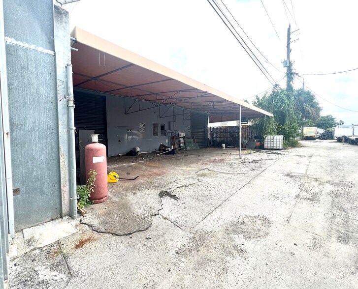 More Photos Of 745 NW 7th Ter, Fort Lauderdale Warehouse For Sale