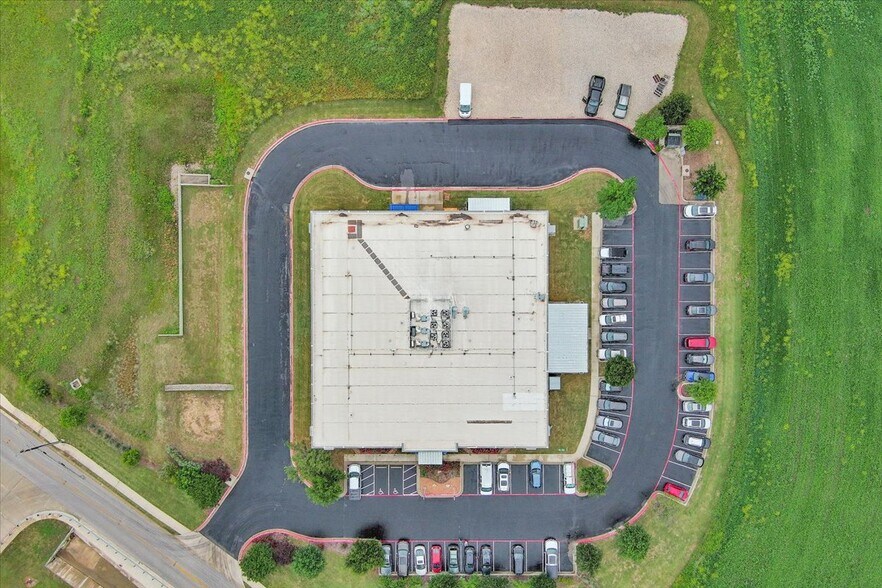 More Photos Of 3527 Snead, Georgetown Office For Sale