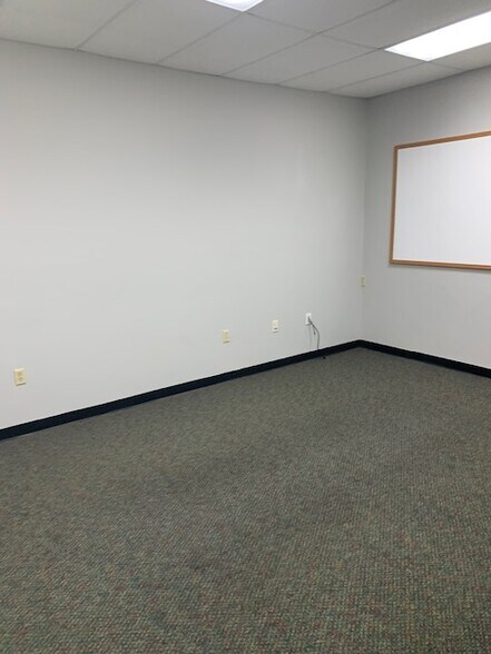 More Photos Of 7490 Bridgewater Rd, Huber Heights Manufacturing For Lease