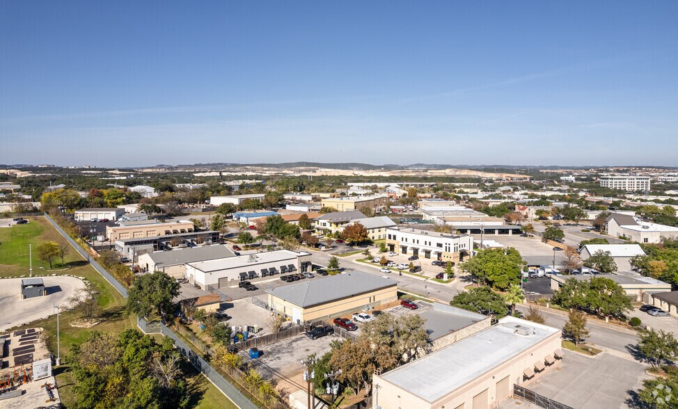 More Photos Of 4722 College Park, San Antonio Light Distribution For Sale