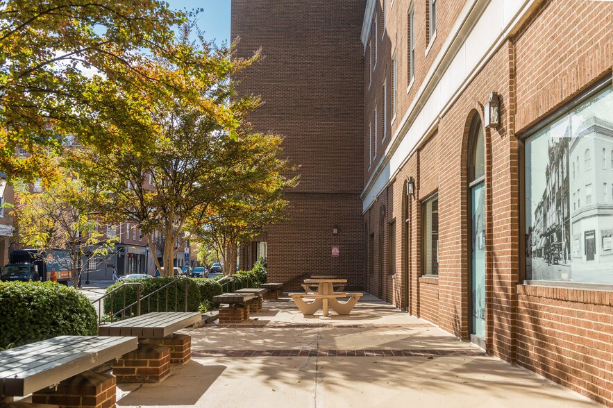 More Photos Of 100 N Pitt St, Alexandria Office For Lease