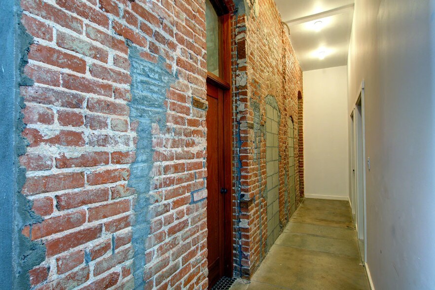 More Photos Of 5009-5011 York Blvd, Los Angeles Storefront For Sale