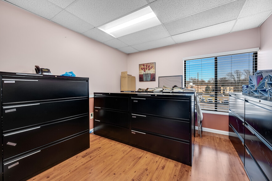 More Photos Of 101 Chestnut St, Gaithersburg Medical For Sale