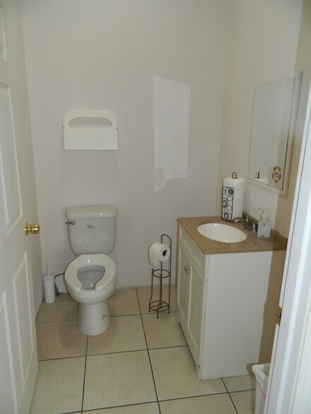 More Photos Of 2345 Biehn St, Klamath Falls Healthcare For Sale