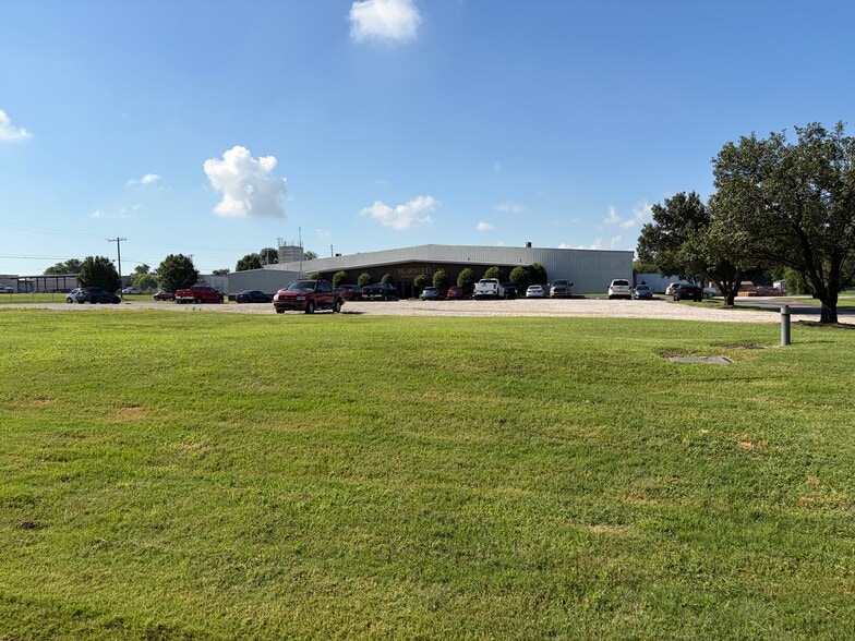 More Photos Of 6202 E 30th St N, Tulsa Manufacturing For Sale