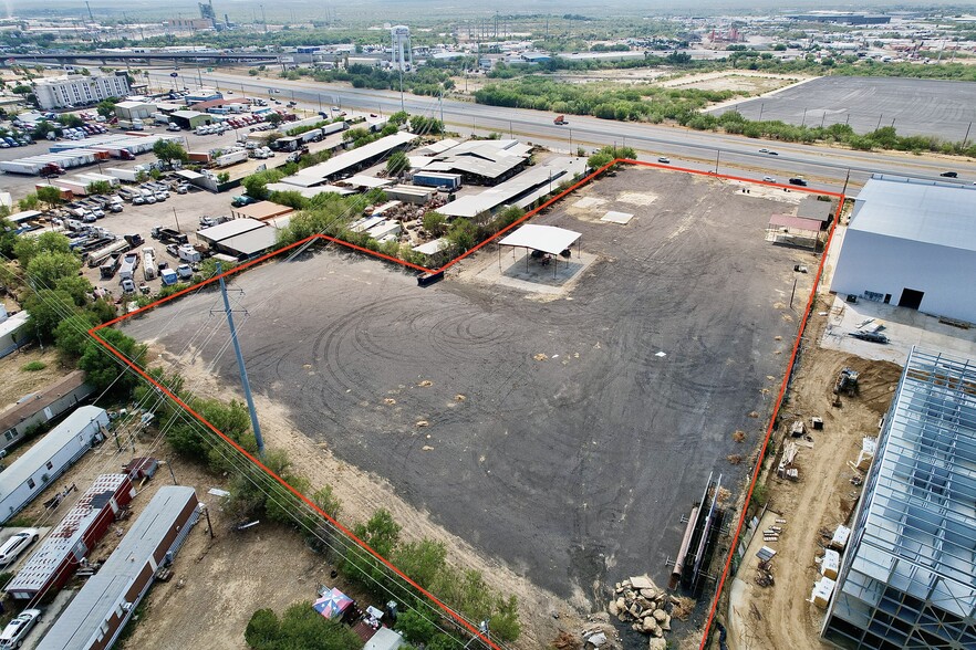More Photos Of 8301-8319 San Dario Ave, Laredo Land For Lease