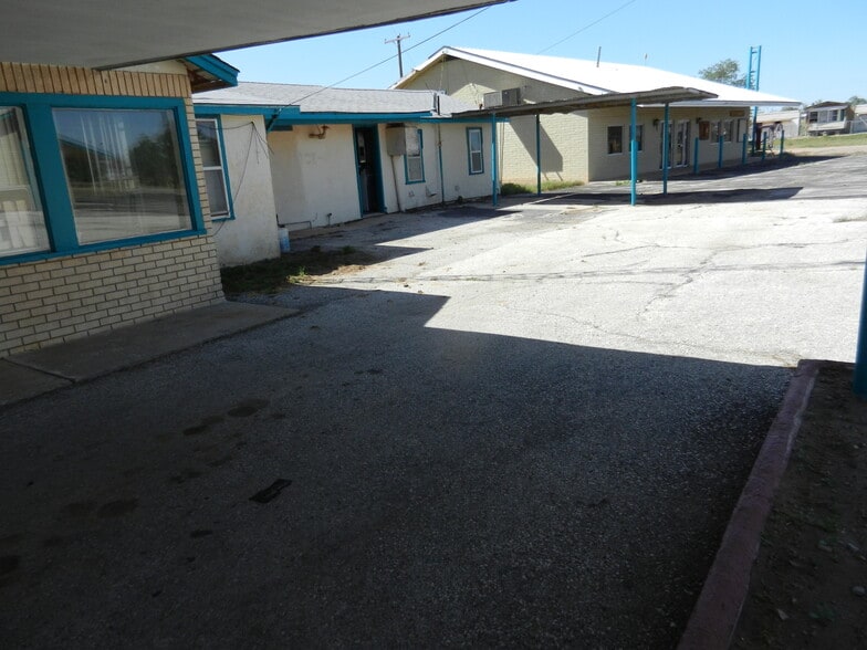 More Photos Of 14000 E Business 40 St, Mclean Hotel For Sale