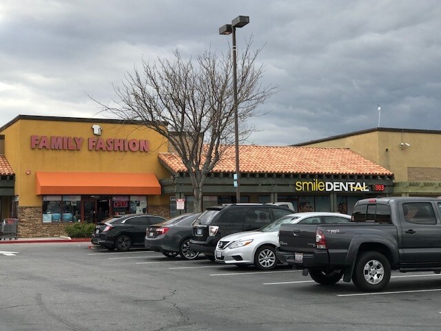 More Photos Of 1060 E Avenue J, Lancaster General Retail For Lease