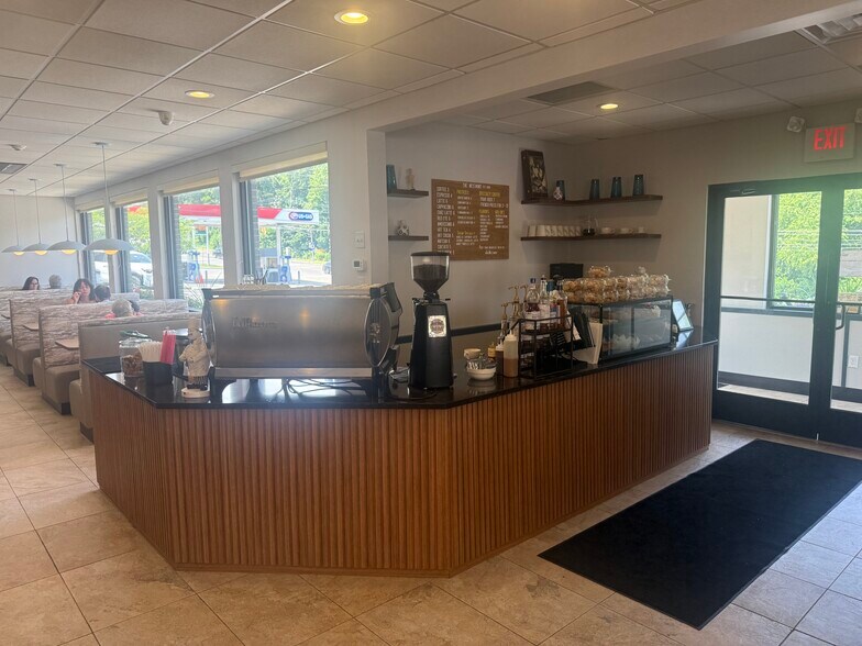 More Photos Of 572 W Cuthbert Blvd, Haddon Township Restaurant For Sale