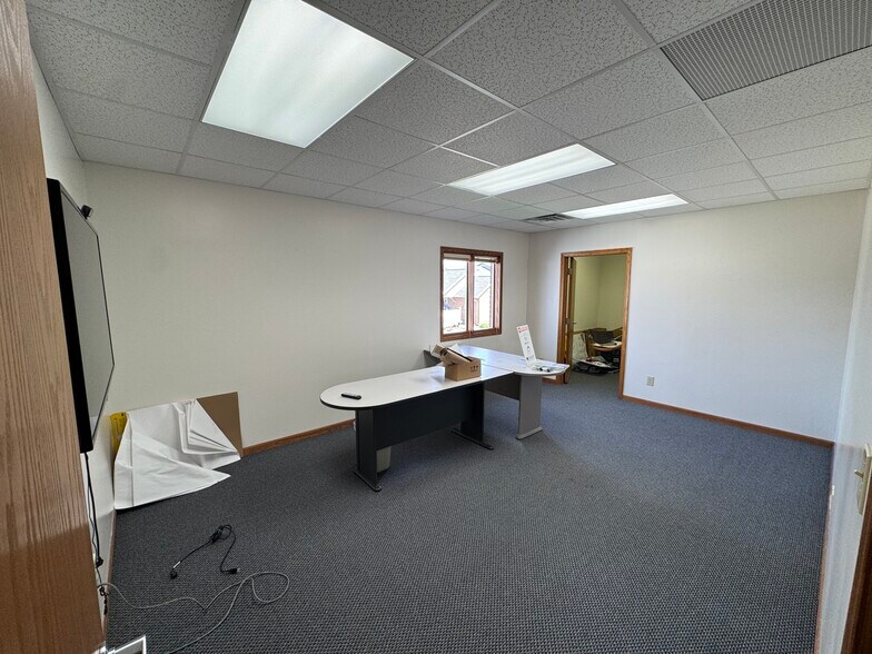 More Photos Of 1985 Eagle Pass, Wooster Office Residential For Sale