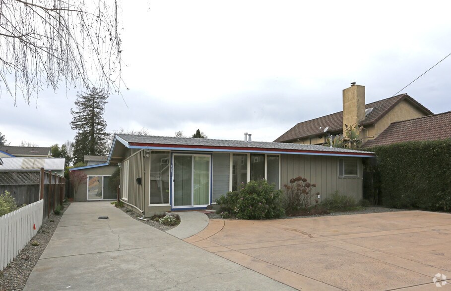 Primary Photo Of 709 Frederick St, Santa Cruz Medical For Lease